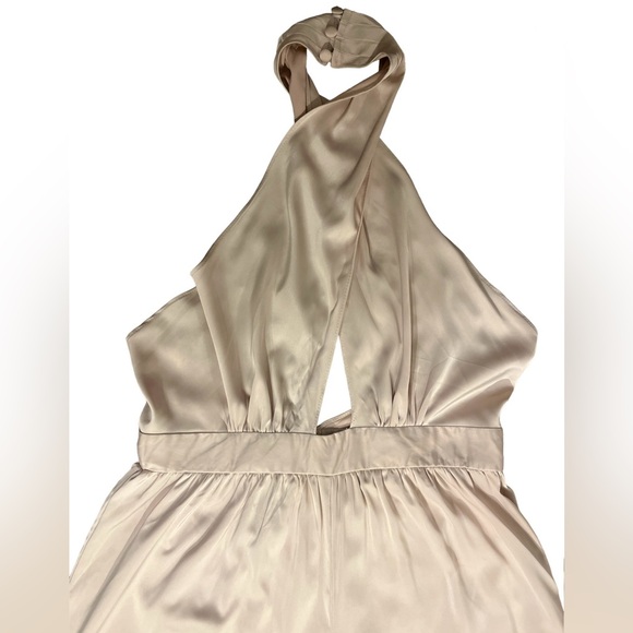 NASTY GAL | WOMEN’S CHAMPAGNE SATIN LET HER DANCE WIDE LEG JUMPSUIT SIZE 10 NWT - Picture 3 of 9